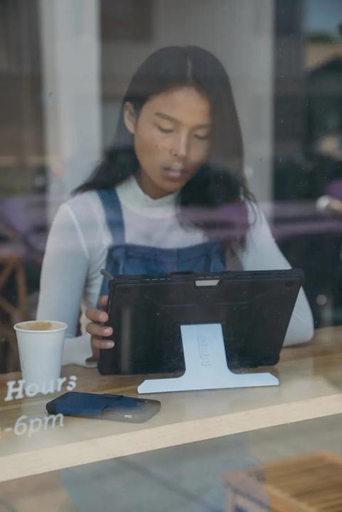 Actual product image UAG Metropolis (Microsoft Surface Pro 7, Microsoft Surface Pro 7+, Microsoft Surface Pro 4, Microsoft Surface Pro 5, Microsoft Surface Pro 6)