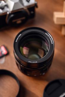 Actual product image Voigtländer Fixed Focal Length Nokton 60mm / 0.95 MFT - Black (Micro Four Thirds, Micro Four Thirds)