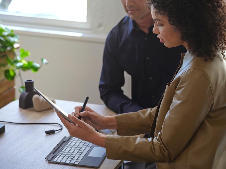 Produktbild Microsoft Surface Pro Signature (CH)