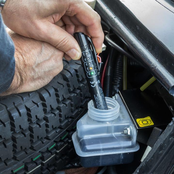Produktbild Dema KFZ Auto LED Bremsflüssigkeitstester Testgerät Tester Bremsflüssigkeit