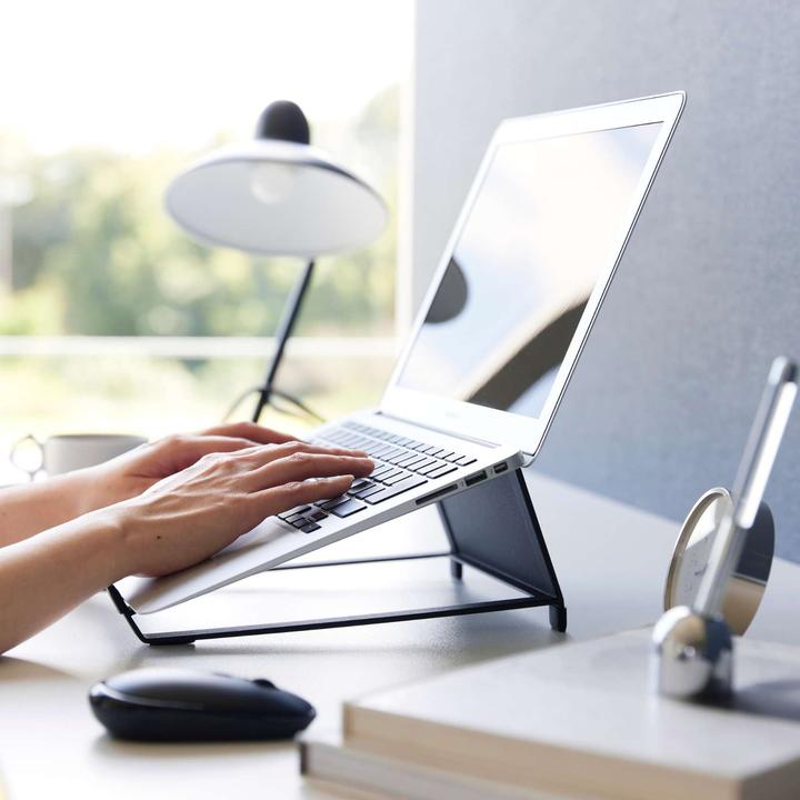 Actual product image Yamazaki Tablet-/Laptophalter mit Doppelfunktion TOWER
