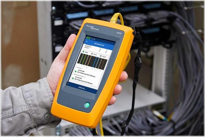 Actual product image Fluke Networks Cable Tester 5226637 LIQ-KIT-IE