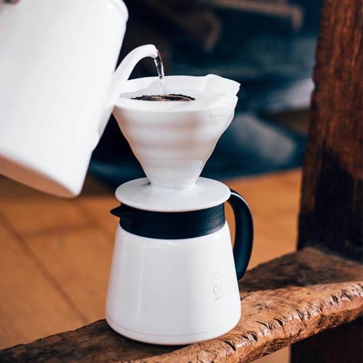 Image du produit Hario V60 Verseuse isolée en acier inoxydable (0.55 l)