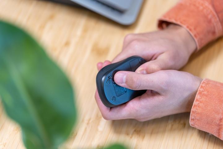 Produktbild Trust Primo Wireless Mouse Matt Blue (Kabellos)
