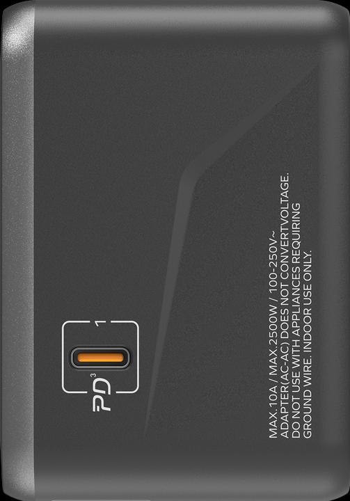 Actual product image Momax Smart travel adapter