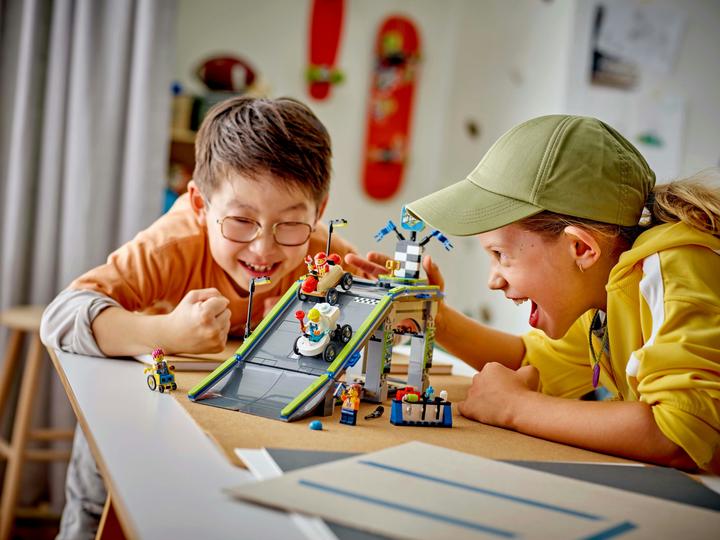 Produktbild LEGO Keine Limits: Seifenkistenrennen mit Rampe (60460, LEGO City)