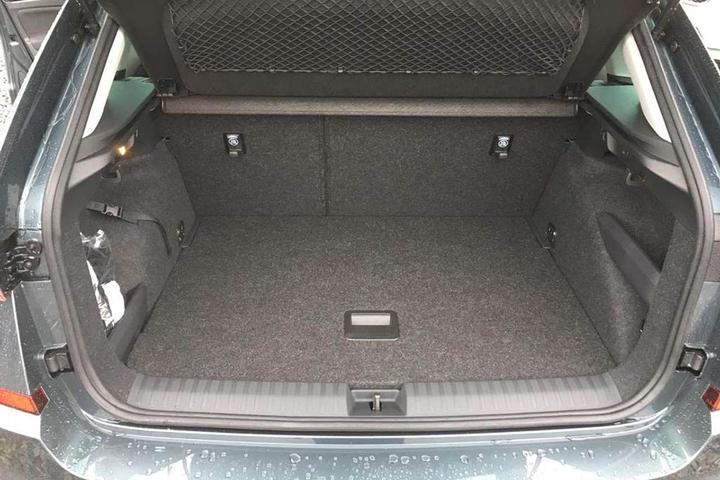 Actual product image ProPlus Trunk tray for Skoda Kamiq from 2019 until today (raised cargo area).