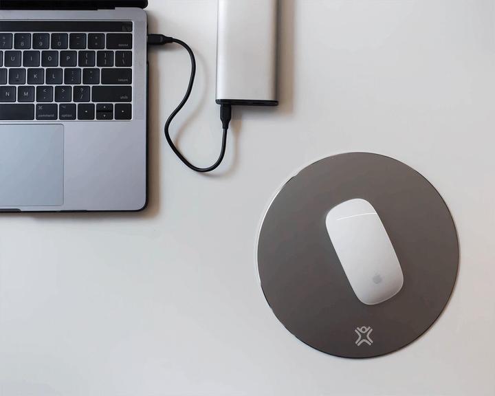 Actual product image XtremeMac Round Aluminum Mouse Pad Silver (S)