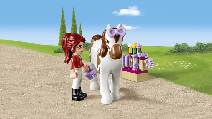 Actual product image LEGO Friends Heartlake Riding School (41126, LEGO Friends)