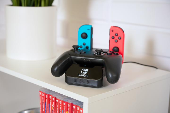 Productafbeelding PowerA Controller-oplaadstation door voor Nintendo Switch (Switch, Switch OLED)