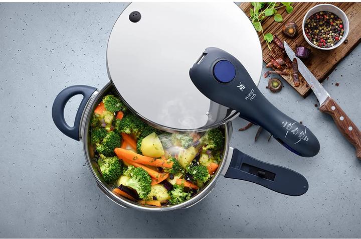 Produktbild WMF Schnellkochtopf 8,5l inkl. Einsatz Dampfkochtopf Perfect Plus Induktion (22 cm, Dampfkochtopf)