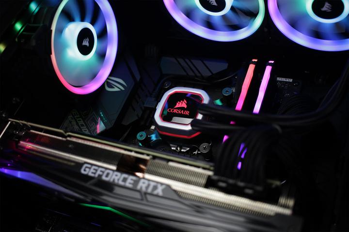 Image du produit Mifcom Spectrum RTX2080S Core i7 (Intel Core i7-9700K, 32 Go, 500 Go, GeForce RTX 2080 Super)