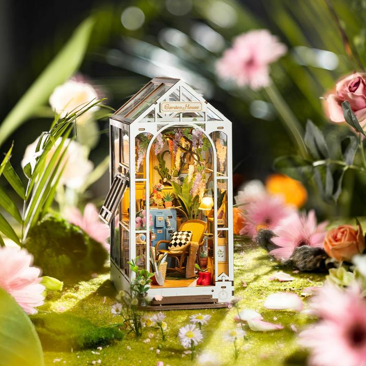 Produktbild Robotime Tiny House - Gartenhaus