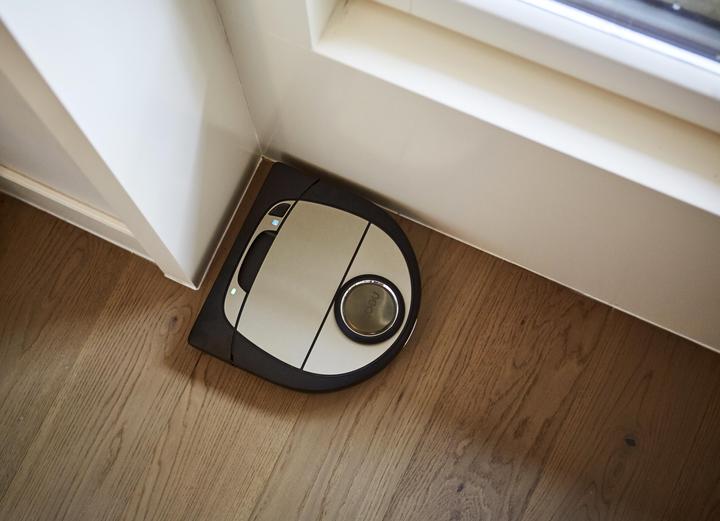 Actual product image Neato Botvac D7 Connected (Robot vacuum)
