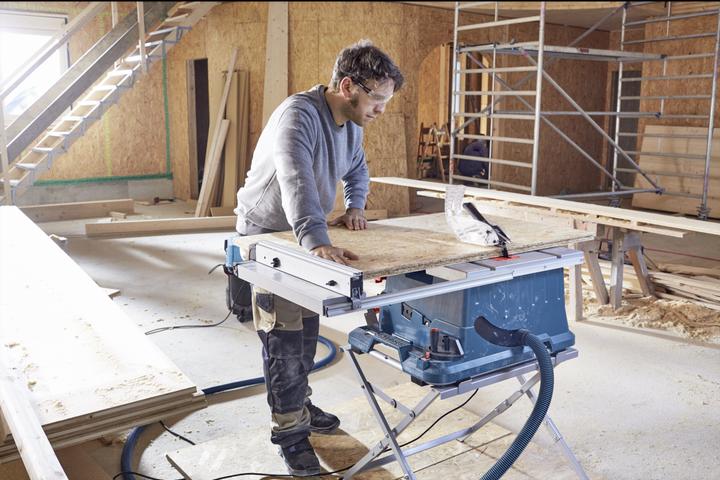 Produktbild Bosch Professional Tischsäge GTS 635-216 und Arbeitstisch GTA 560