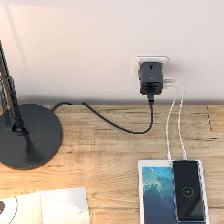 Produktbild Aukey PA-TA01 White Universal Travel Adapter with 1xUSB-C and 2x