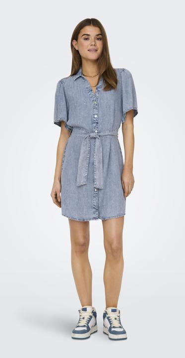 Produktbild Only Normal geschnitten Hemdkragen Kastige Ärmel Kurzes Kleid Jeanskleid (M)