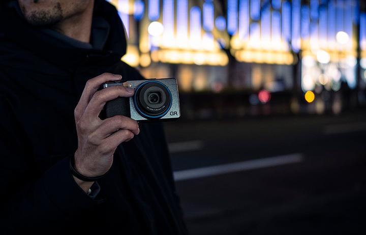 Produktbild RICOH GR IIIx Urban Edition (26 mm, 24.24 Mpx, APS-C / DX)