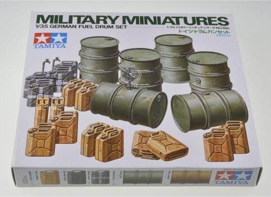 Tamiya 1:35 Diorama Set Barili e contenitori tedeschi