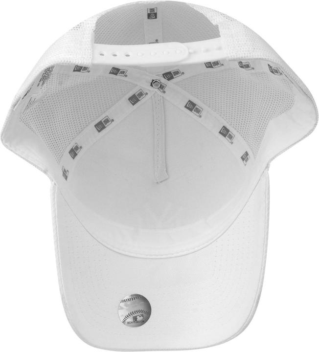 Actual product image New Era Trucker Cap - DIAMOND New York Yankees white