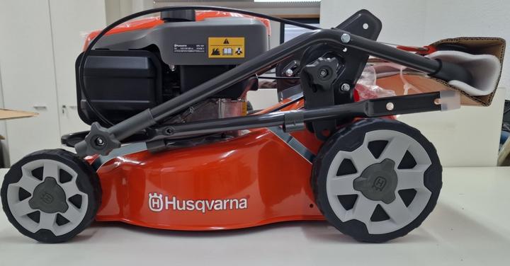 Image du produit Husqvarna LC 140P (Essence)