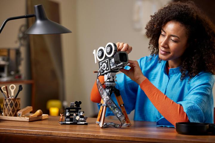 Produktbild LEGO Kamera – Hommage an Walt Disney (43230, LEGO Seltene Sets, LEGO Disney)