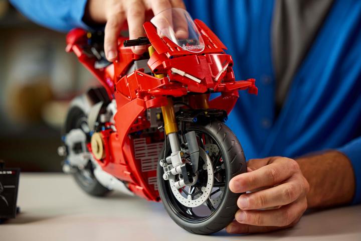 Image du produit LEGO Ducati Panigale V4 S Motorrad (42202, LEGO Technic)