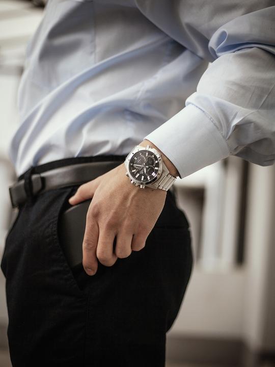 Produktbild Casio Edifice - ECB-30D-1AEF (Uhr mit Schmuckstein, 49 mm)