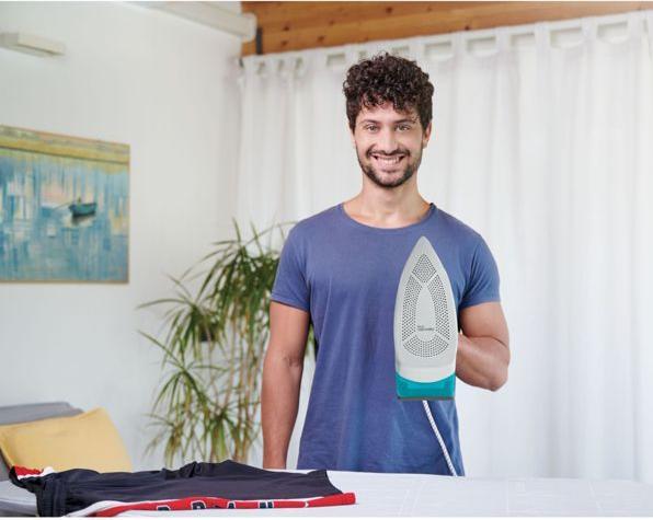 Immagine prodotto Polti Ferro da stiro PLEU0252 Vaporella Quick & Slide QS210 Ferro da stiro a vapore, 2400 W, Capacità (2400 W, 40 g/min)