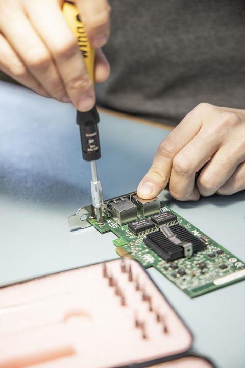 Immagine prodotto Wiha Set di cacciaviti TorqueVario®-S Micro ESD 0,1 - 0,6 Nm misto, limite di coppia regolabile in modo (Porta)