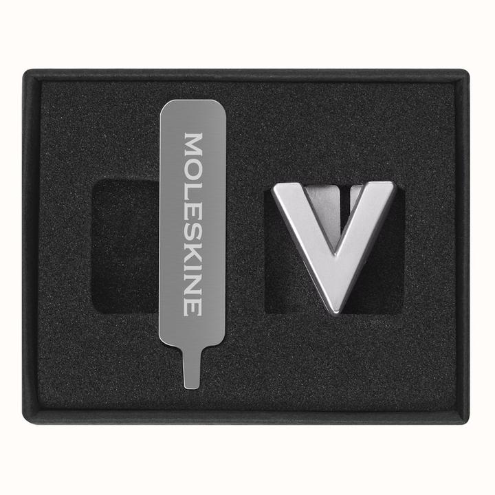 Produktbild Moleskine Pin Buchstabe V Silber (Kein Einband)