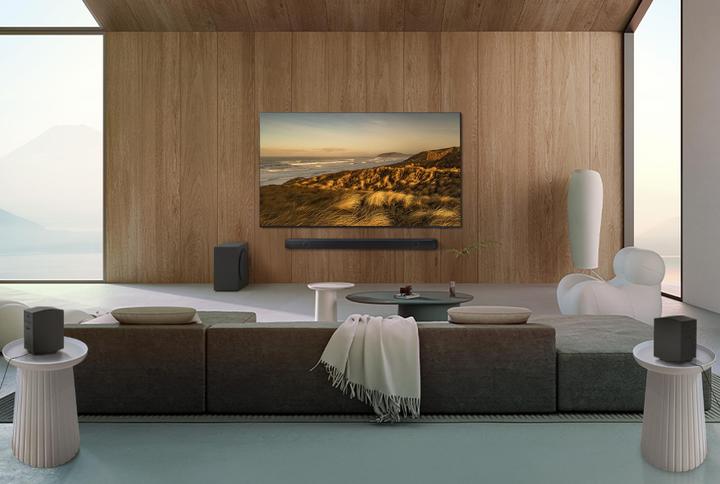 Actual product image Samsung HW-Q990D Wireless Dolby Atmos Soundbar / (656 W, 11.1.4 Channel)