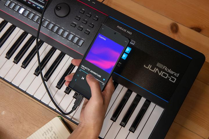 Actual product image Roland Juno-D6