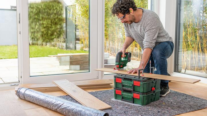 Actual product image Bosch Home & Garden UniversalSaw 18V-100