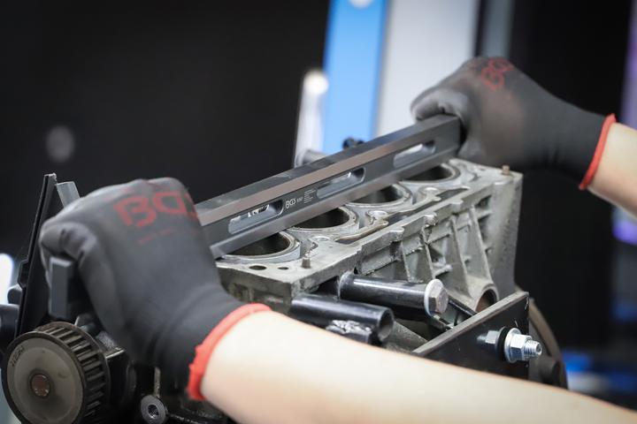 Actual product image BGS Precision Straight Edge 600 mm