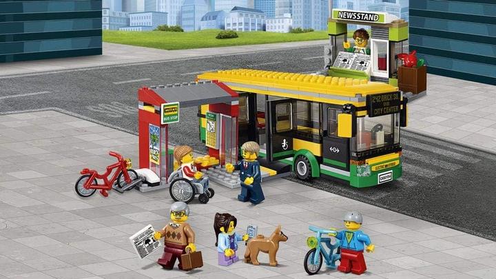 Immagine prodotto LEGO Stazione degli autobus (60154, LEGO City)