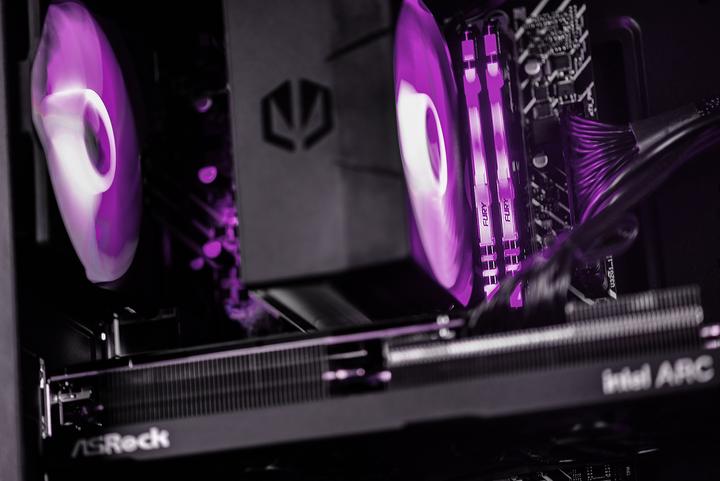 Image du produit Actina 5901443339281 PC Midi Tower AMD Ryzen™ 5 5600 DDR4-SDRAM SSD AMD Radeon RX 7700 XT Noir (AMD Ryzen 5 5600, 32 Go, 1000 Go, Radeon RX 7700 XT)