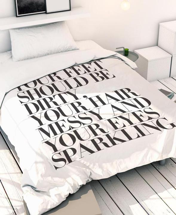 Produktbild Juniqe At The End Of The Day Your Feet Should Be - Zitate & Slogans (Bettwäsche Set, 160 x 240 cm, 65 x 65 cm)