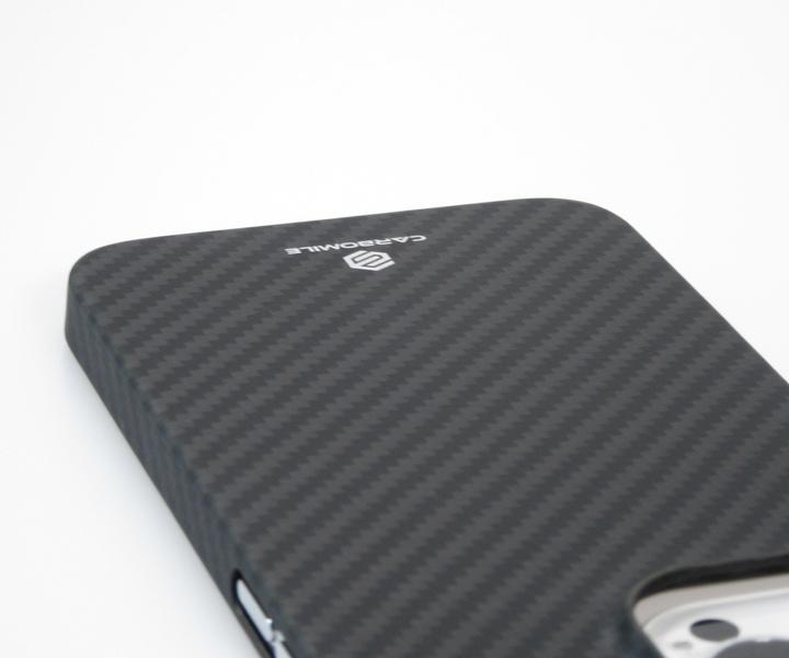 Actual product image Carbomile Coque case de protection en fibre de carbone aramide véritable (Apple iPhone 15 Plus)