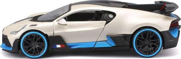 Actual product image Maisto Bugatti Divo 1/24 white metallic