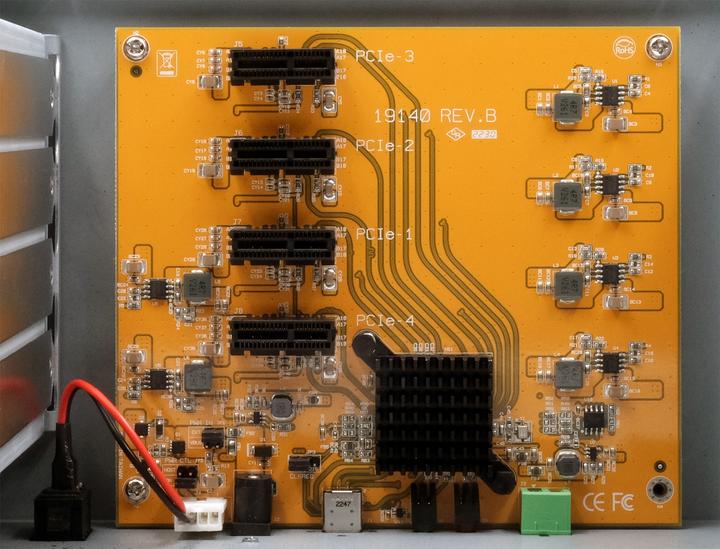 Actual product image Exsys PCI-E to 4x PCIe Expansion Box