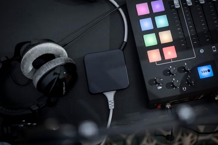 Produktbild Max Hauri maxTEX Cube (3 x, Typ 13, USB, USB-A, USB-C, 2 m)