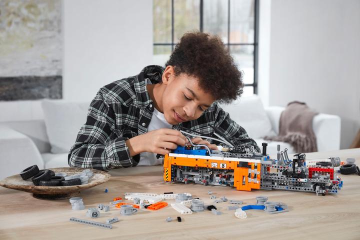 Produktbild LEGO Technic 42128 Schwerlast-Abschleppwagen (42128, LEGO Technic)