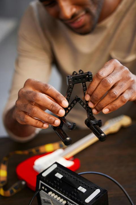 Produktbild LEGO Fender Stratocaster (21329, LEGO Ideas, LEGO Seltene Sets)