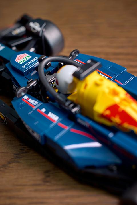 Productafbeelding LEGO Oracle Red Bull Racing RB20 F1 Rennauto (77243, LEGO Snelheidskampioenen)