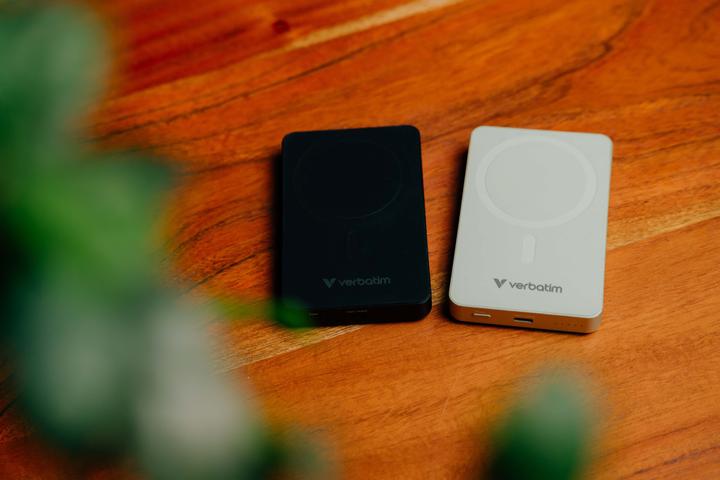 Immagine prodotto Verbatim Charge 'n' Go Essentials Power Bank Magnetic Wireless 10000mAh Black (10000 mAh, 20 W, 37 Wh)