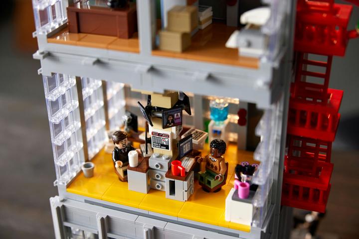 Actual product image LEGO Daily Bugle (76178, LEGO Marvel, LEGO Rare Sets)