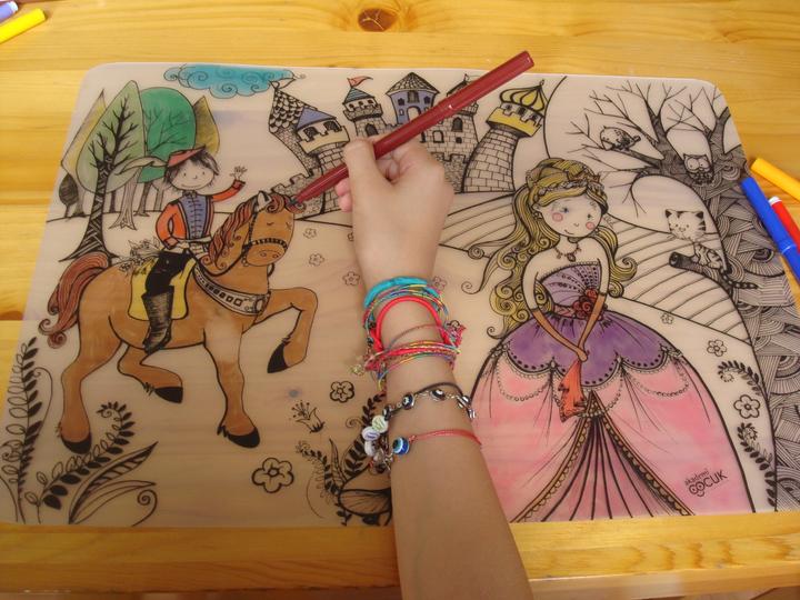 Immagine prodotto Funny Mat Tappeto da colorare lavabile Il principe e la principessa (48 x 33,5 cm)