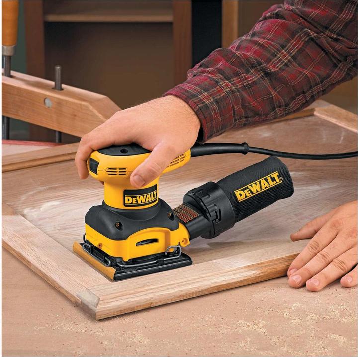 Actual product image DeWalt Sandpaper (220)