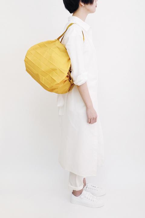 Actual product image Shupatto Compact Bag M - KARASHI